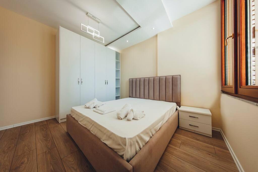 Luxury At Myslym Shyri Tirana